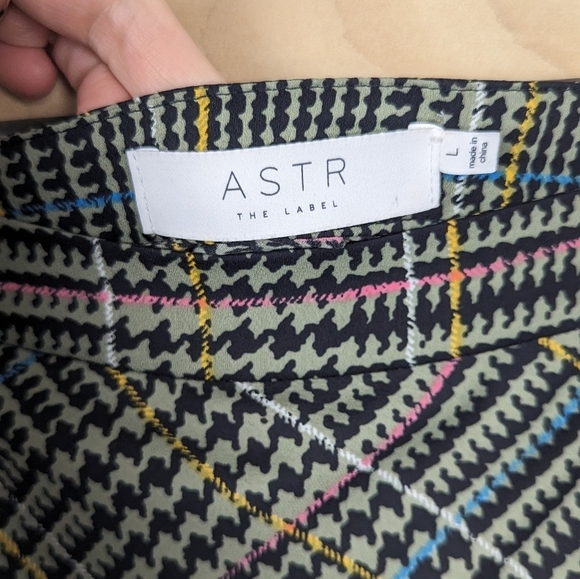 ASTR The Label REVOLVE Ruffle Ruched Herringbone Midi Dress Size Large - Picture 3 of 8